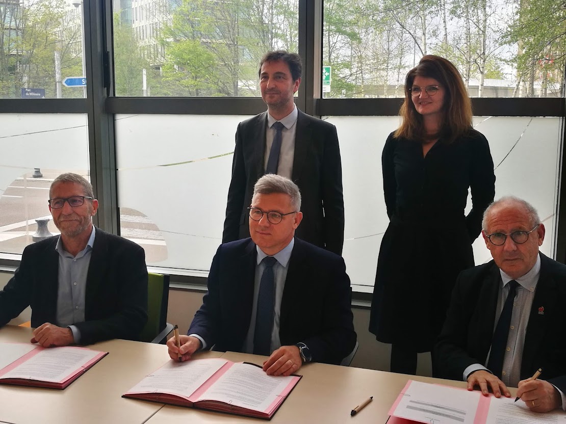 Signature d'une convention de partenariat national avec Transdev